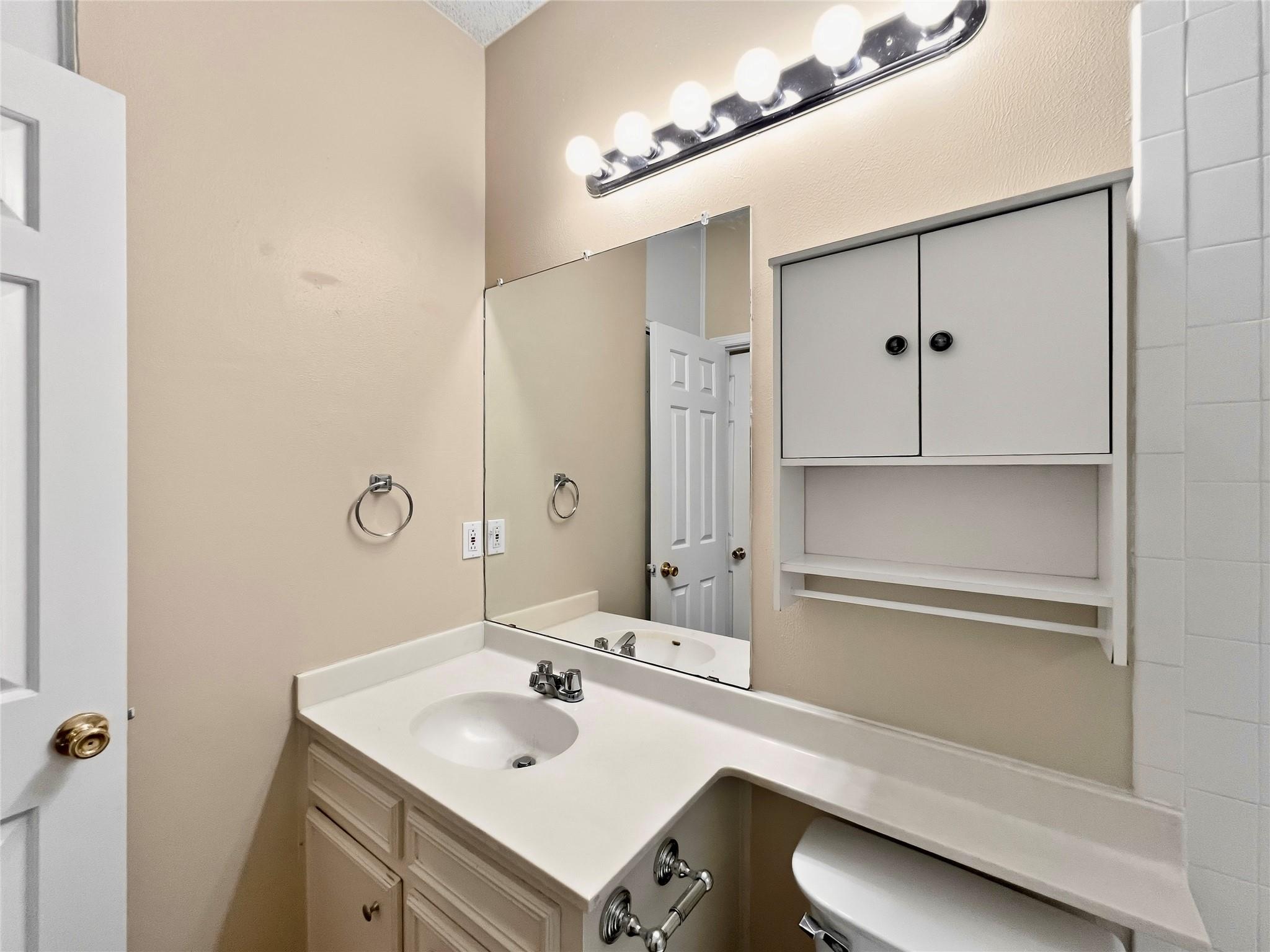 2414 Longview St. None #305 Property Photo 14