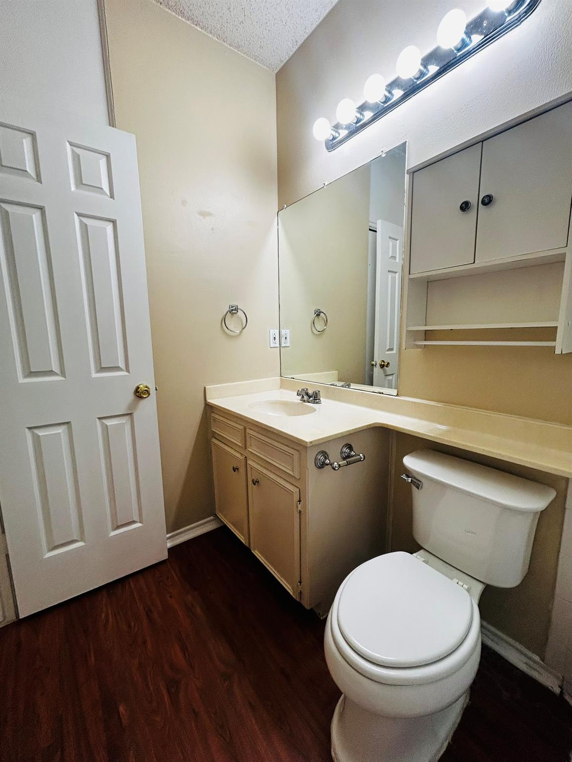 2414 Longview St. None #305 Property Photo 16