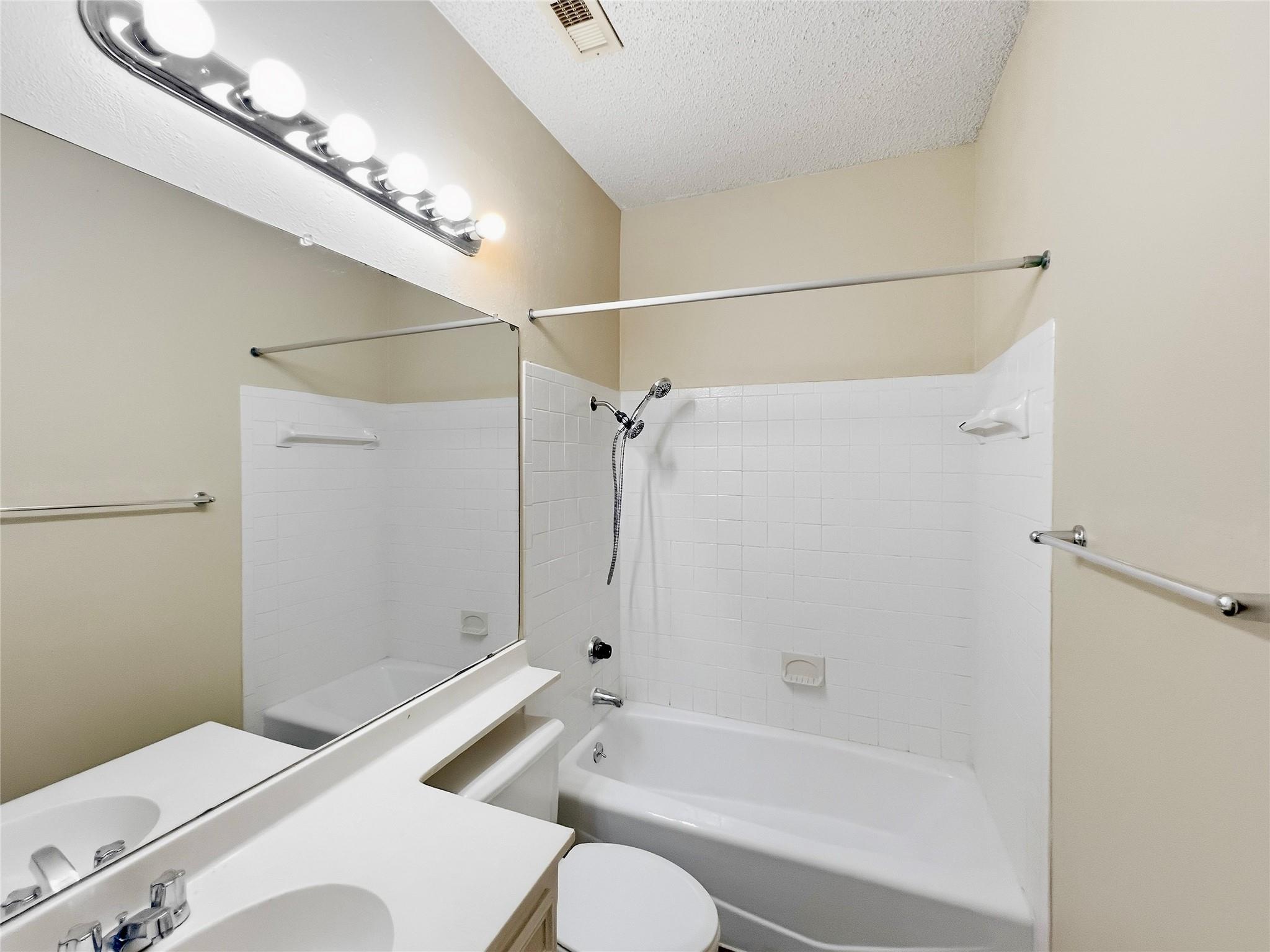 2414 Longview St. None #305 Property Photo 18