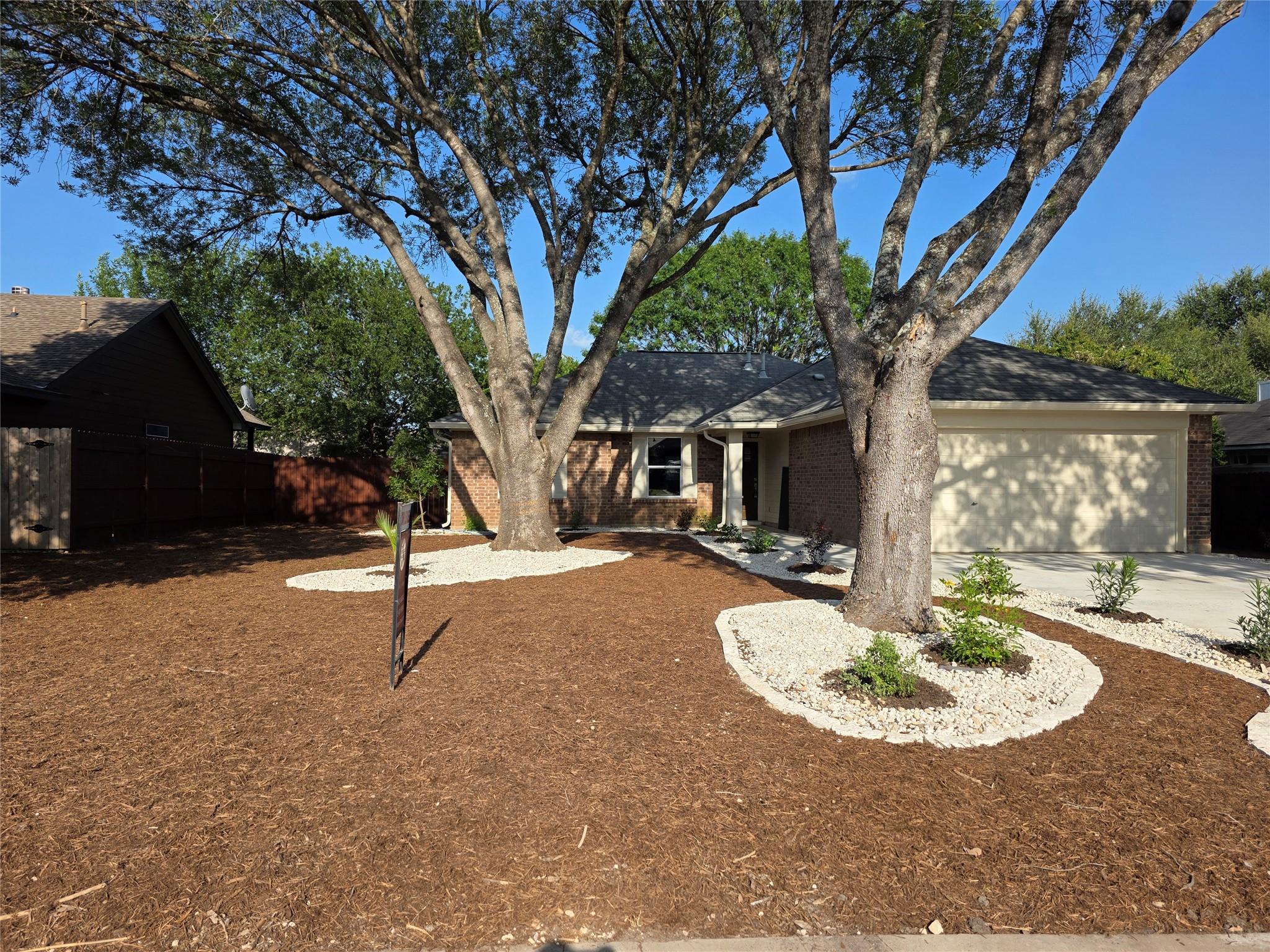 11602 Maybach Dr Property Photo 2