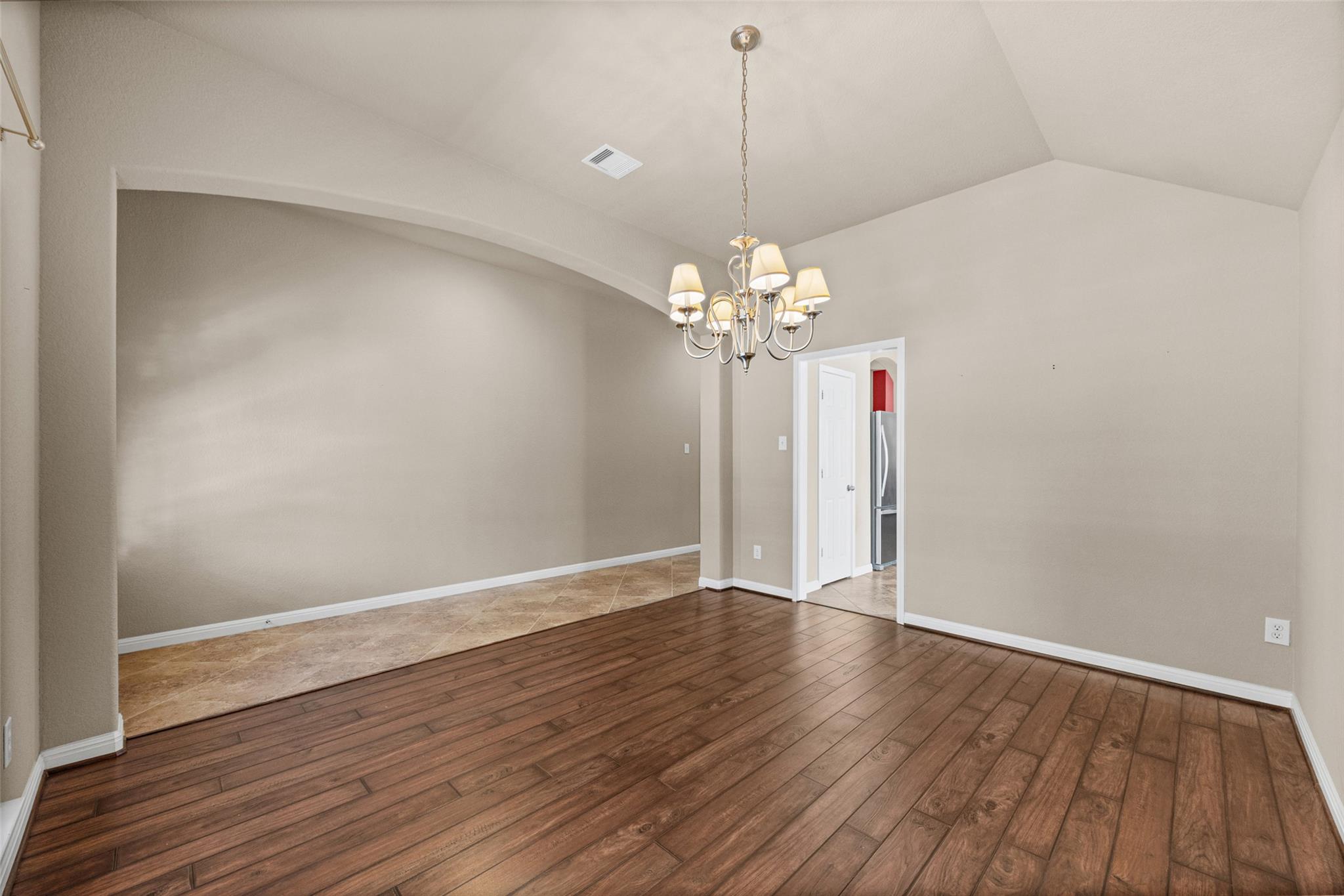 747 Westbury Ln Property Photo 13
