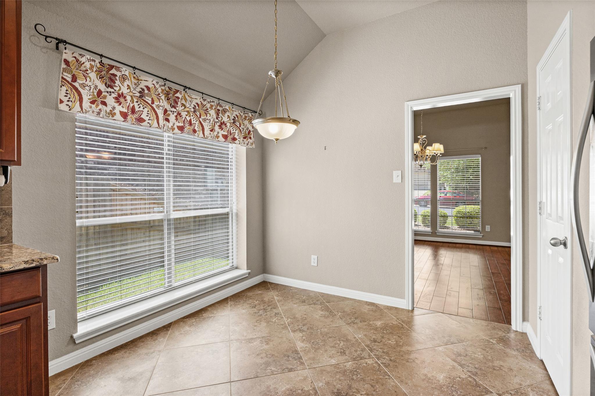 747 Westbury Ln Property Photo 14