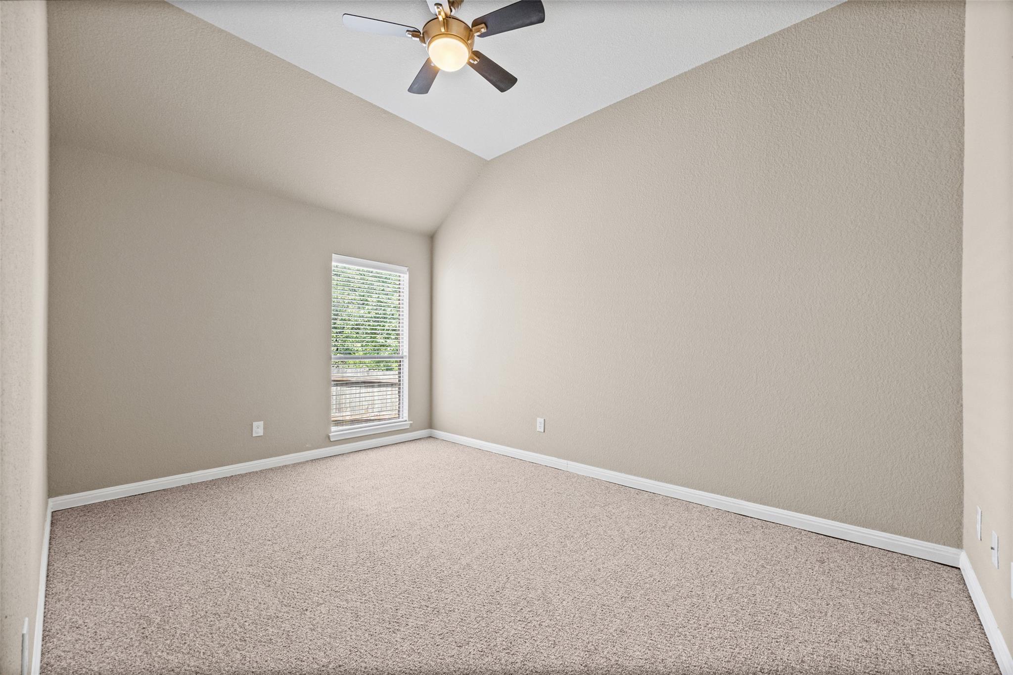 747 Westbury Ln Property Photo 25