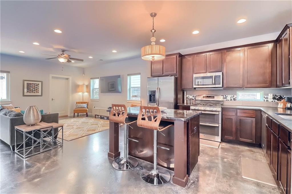 900 Capitol Ct Property Photo 11