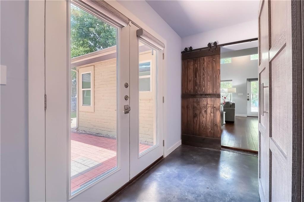 900 Capitol Ct Property Photo 16