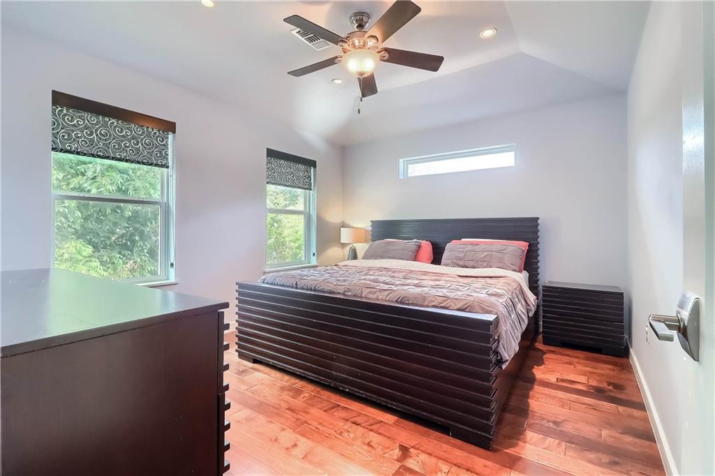 900 Capitol Ct Property Photo 25
