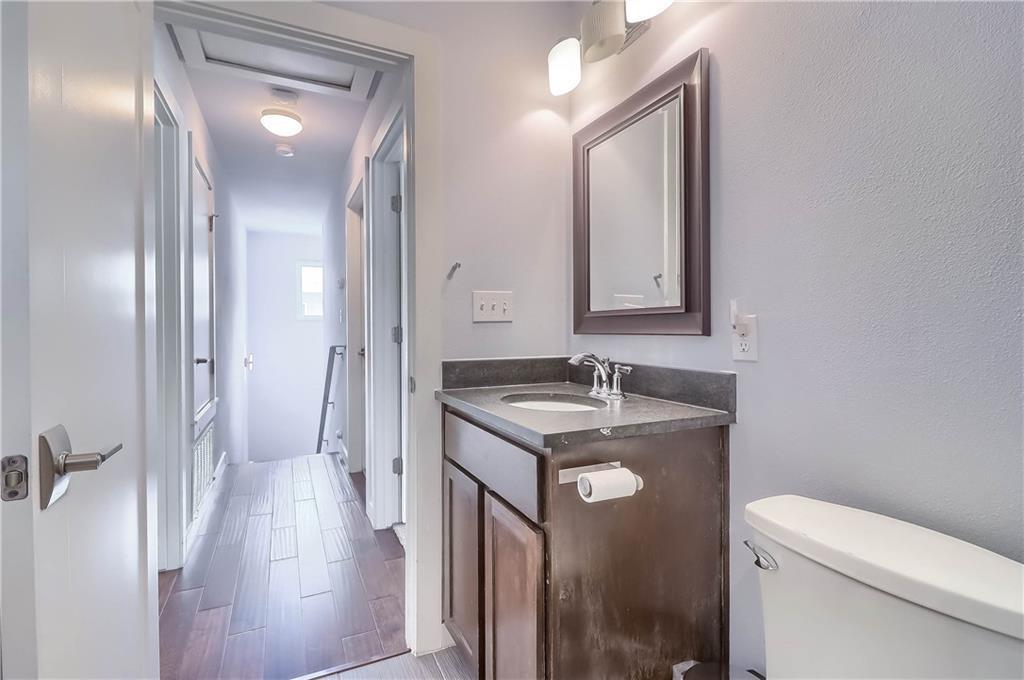 900 Capitol Ct Property Photo 36