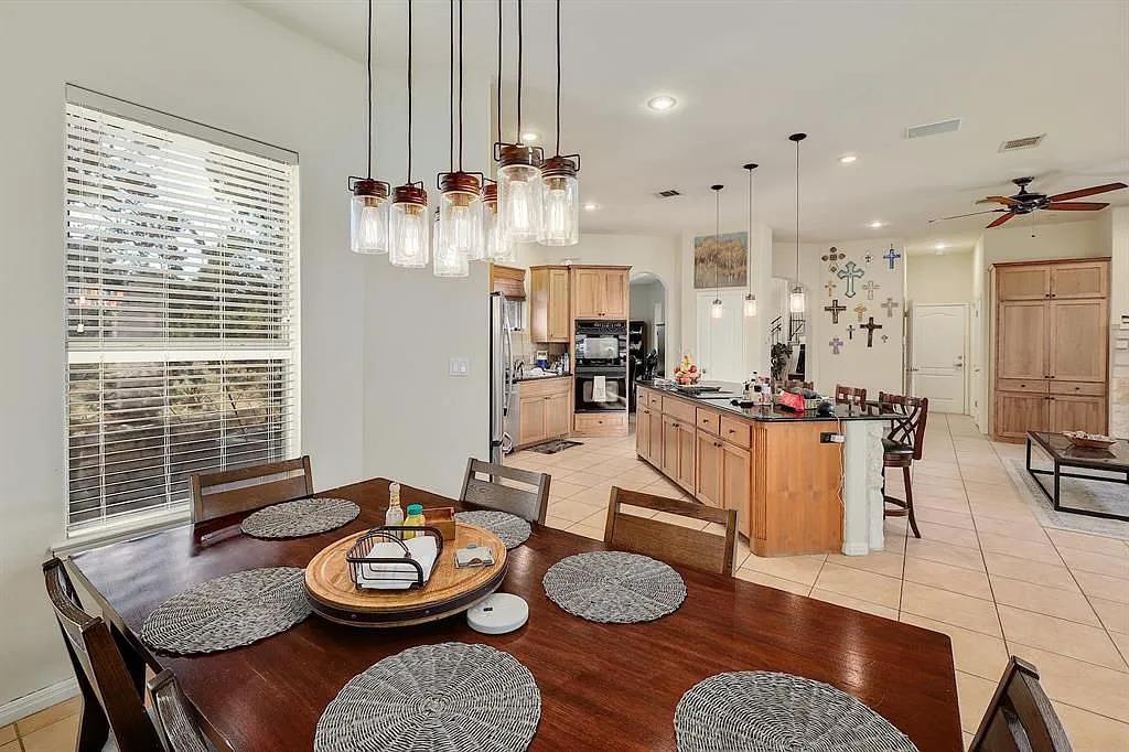 101 Cheerful Ct Property Photo 6