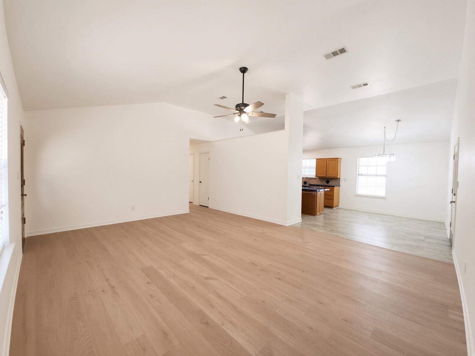 15 Las Flores Dr Property Photo 5