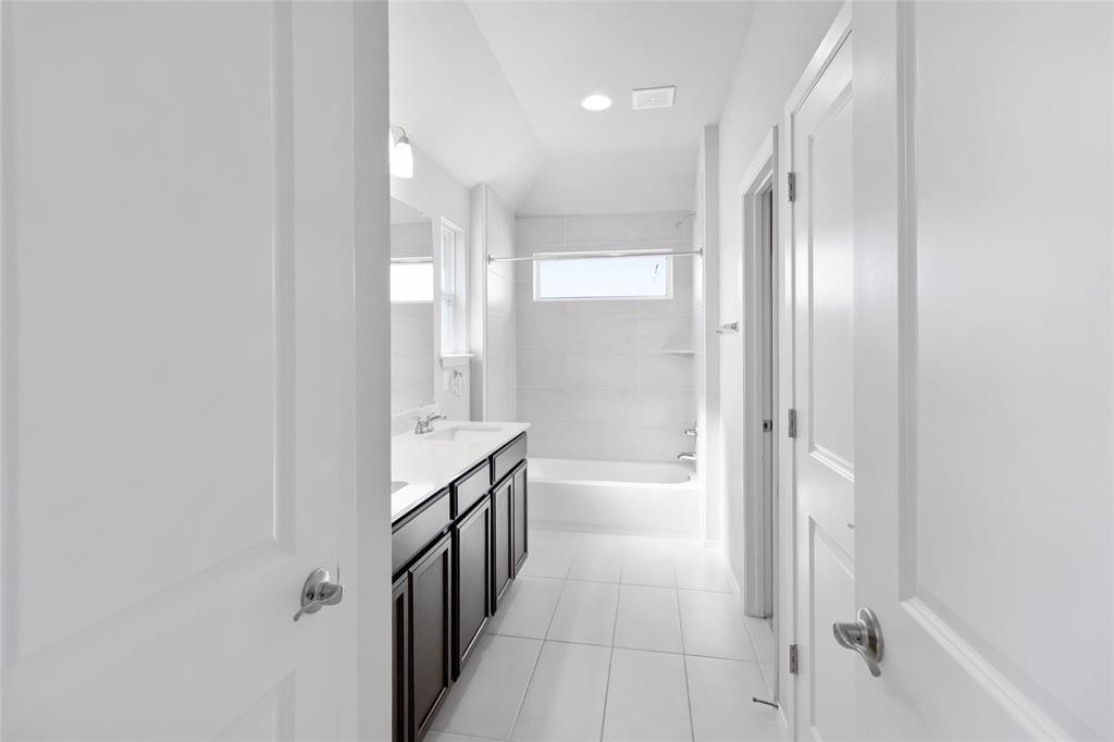 5613 Respinto Dr Property Photo 12