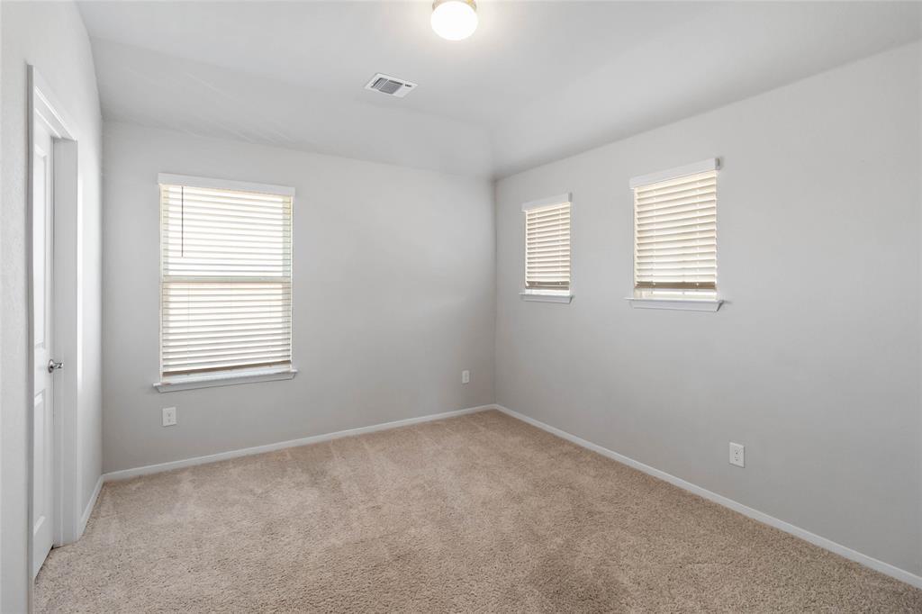 5613 Respinto Dr Property Photo 15