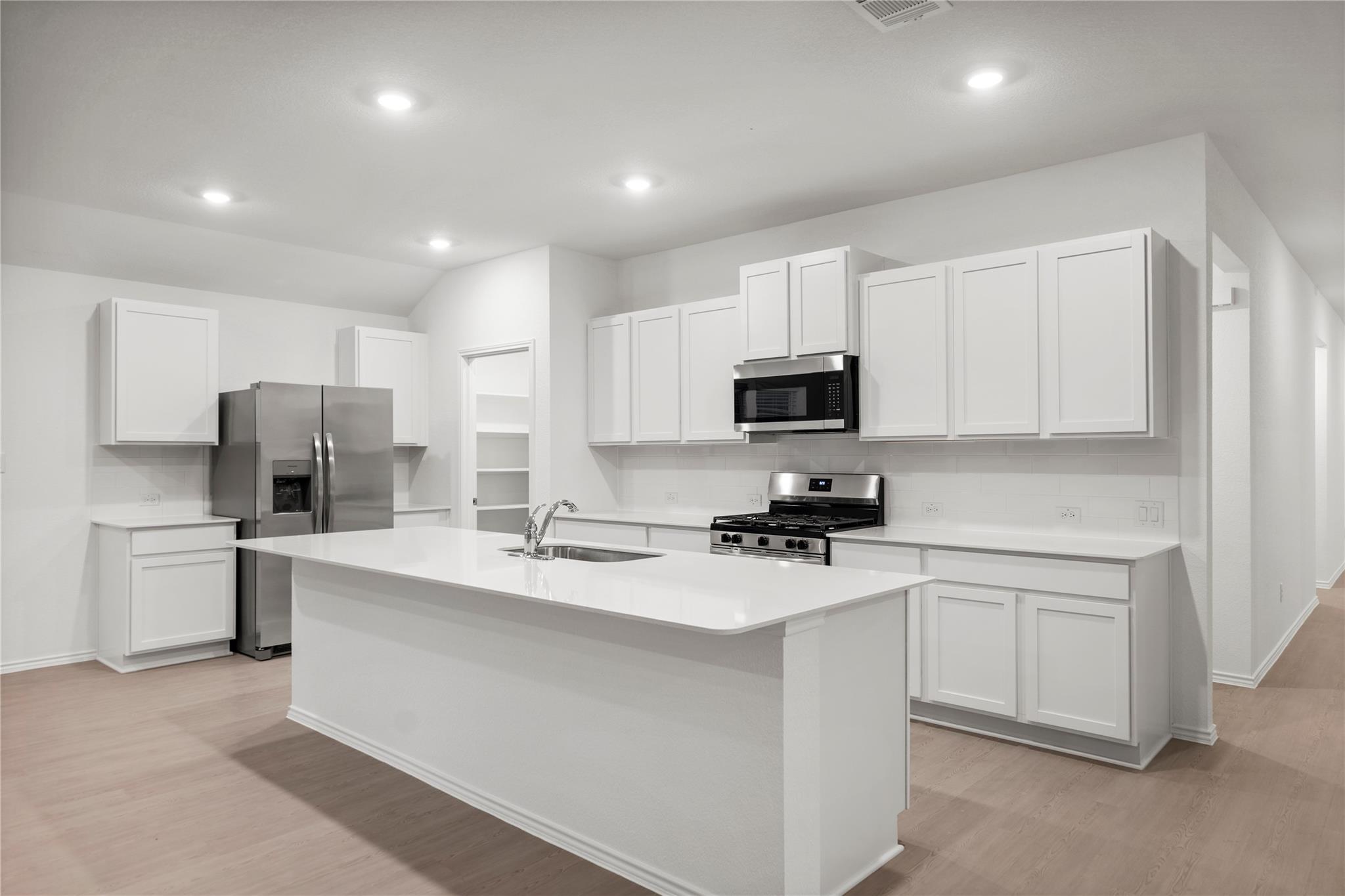 161 Keefer None Property Photo 7