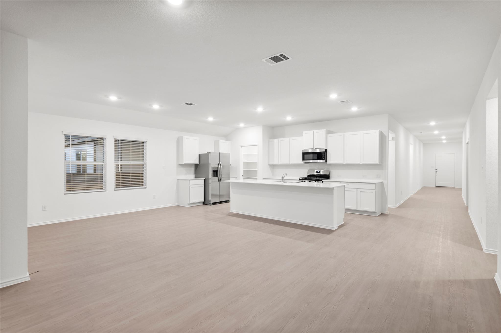 161 Keefer None Property Photo 8