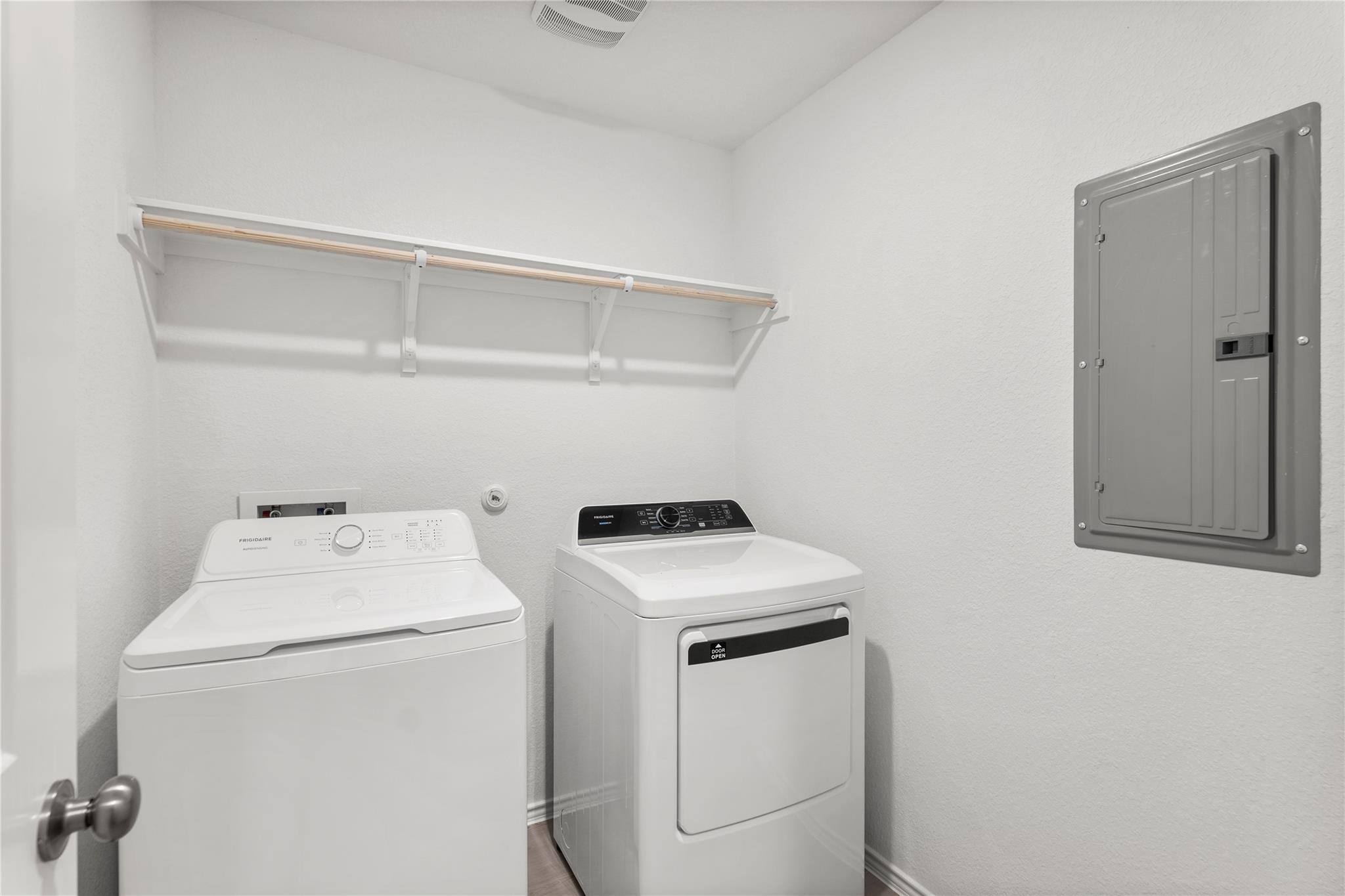 161 Keefer None Property Photo 14