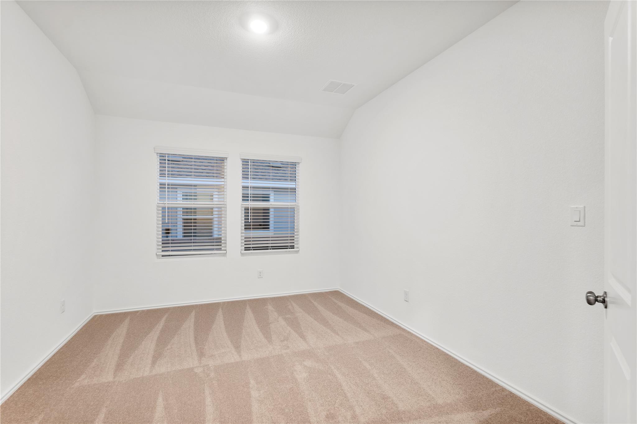 161 Keefer None Property Photo 15
