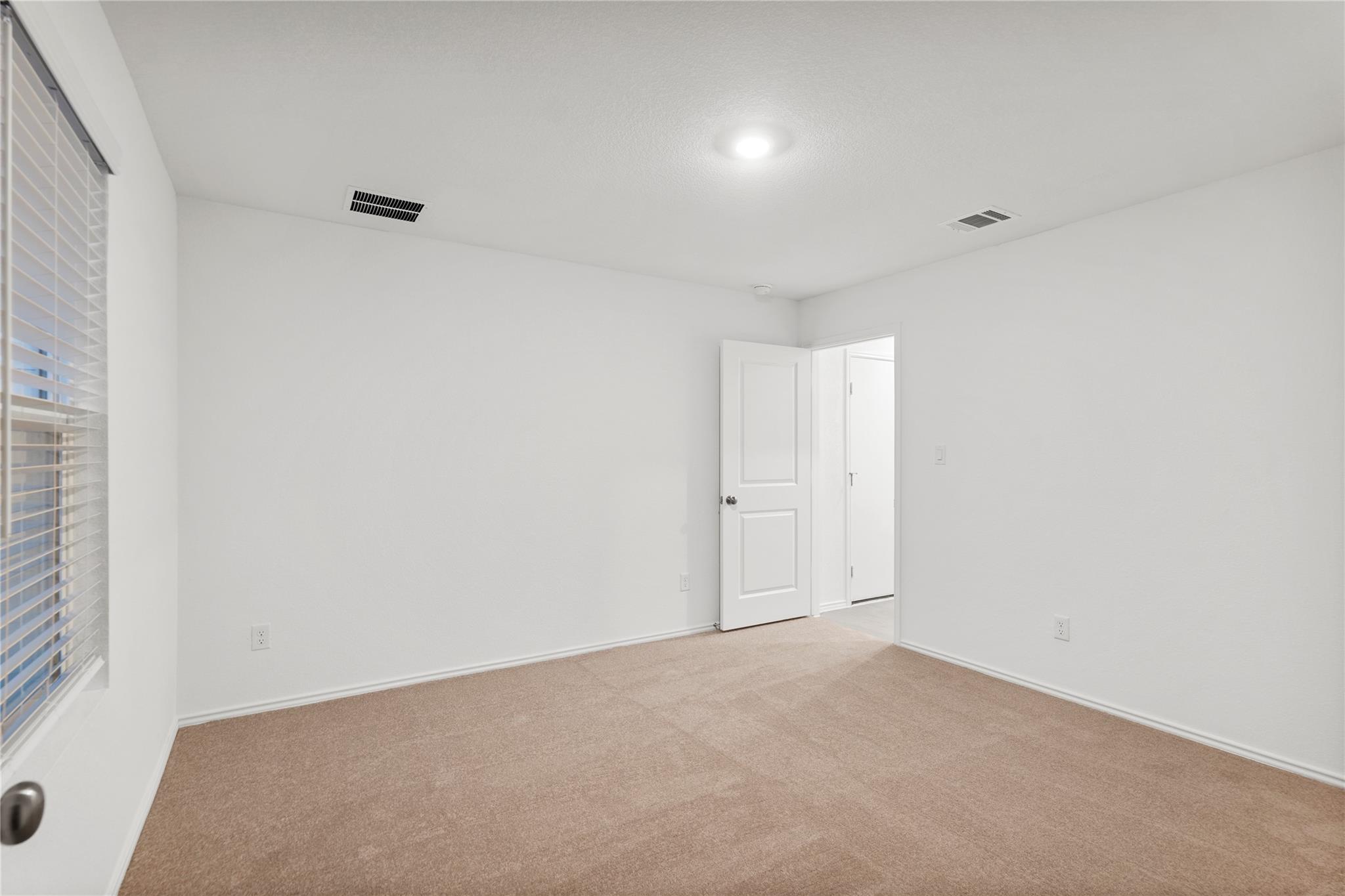 161 Keefer None Property Photo 18