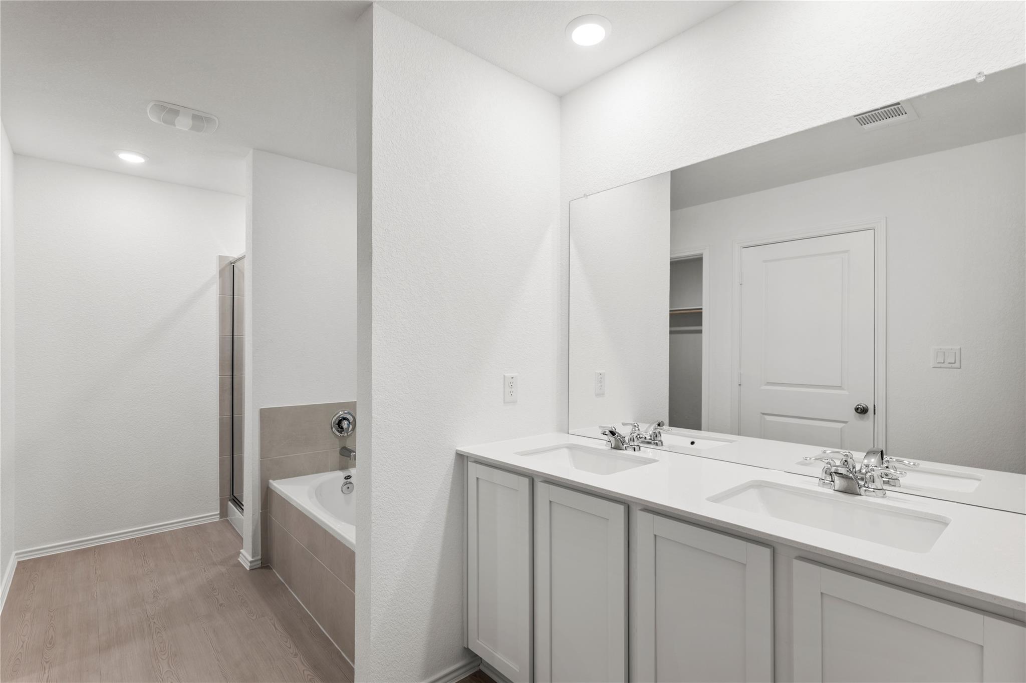 161 Keefer None Property Photo 27
