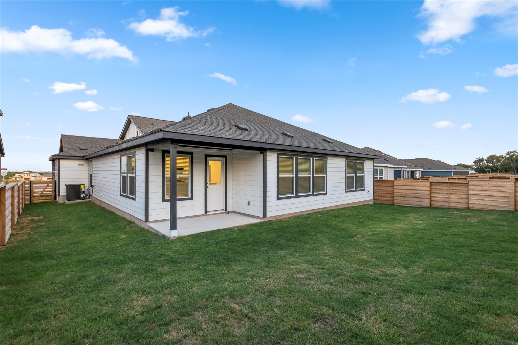 161 Keefer None Property Photo 32