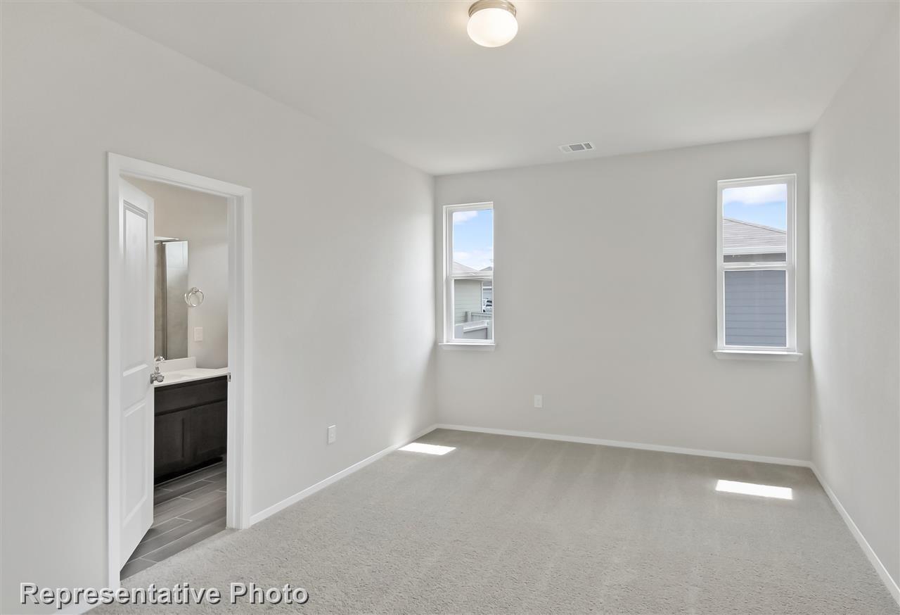 133 Keltic Dr Property Photo 10
