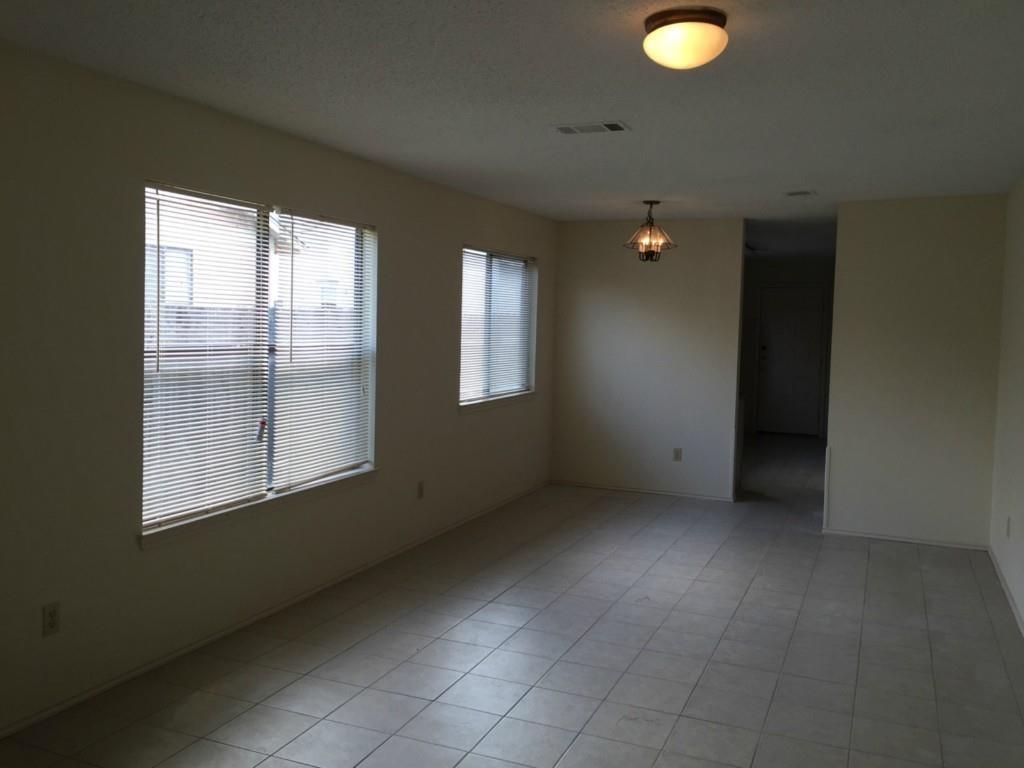 607 Luther Dr #b Property Photo 2