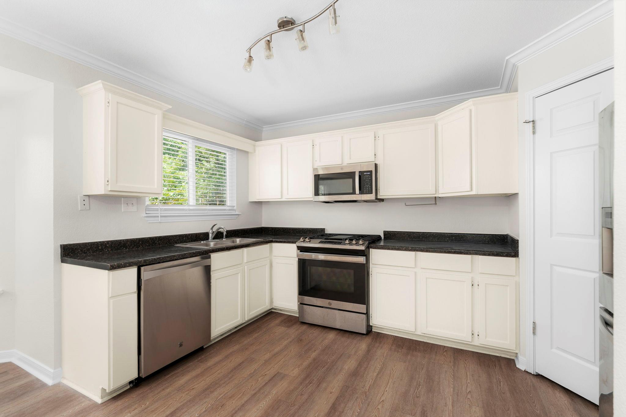 3205 Rockhurst Ln Property Photo 8