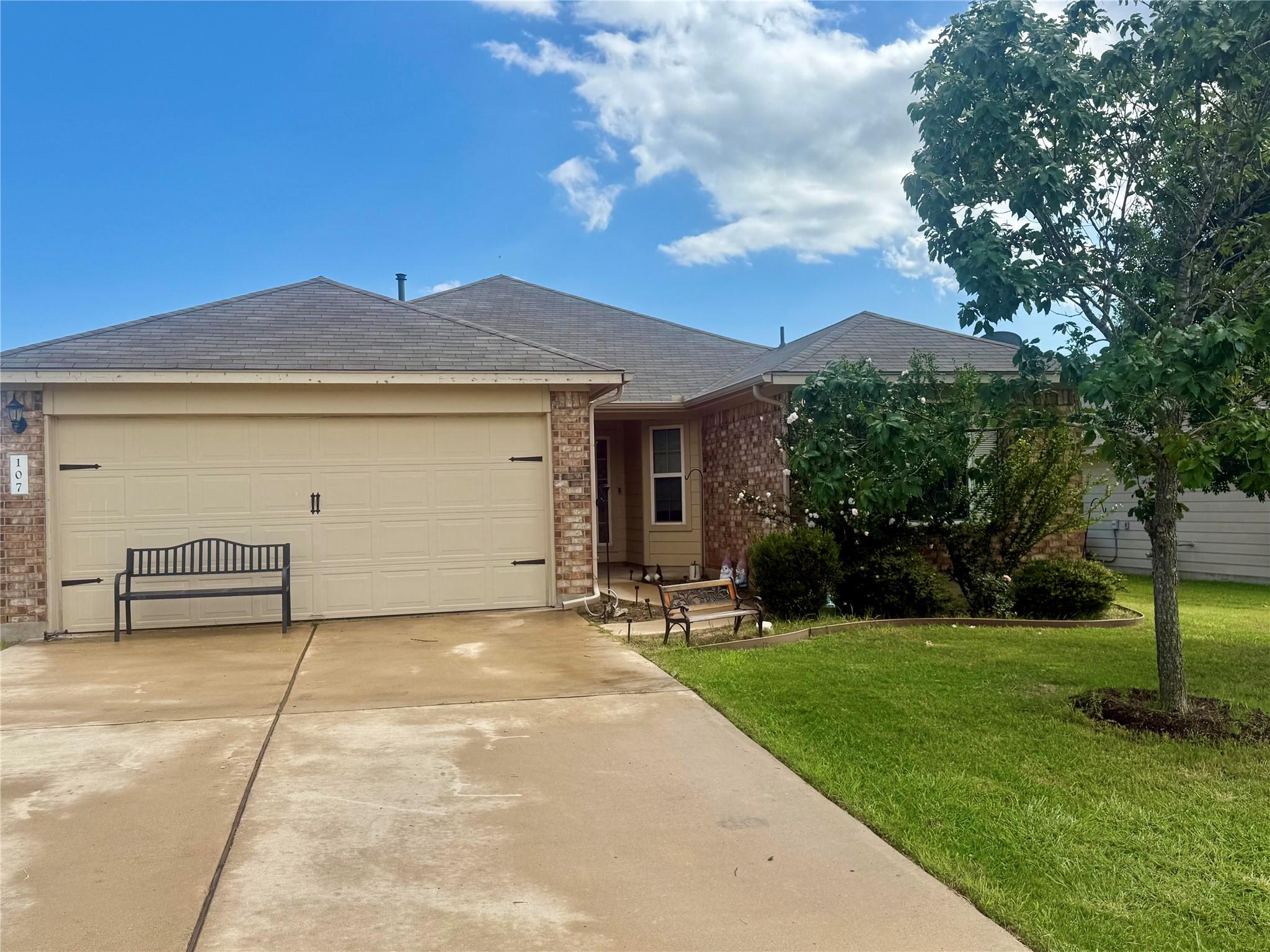 107 Jim Dandy Dr Property Photo 1