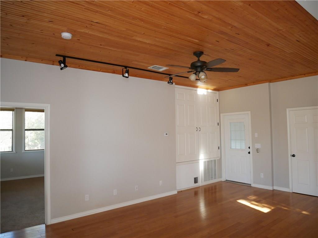 16216 Stewart Rd #b Property Photo 4