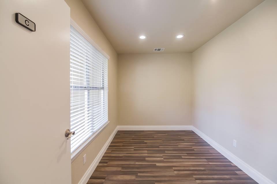 201 Taylor St Property Photo 7