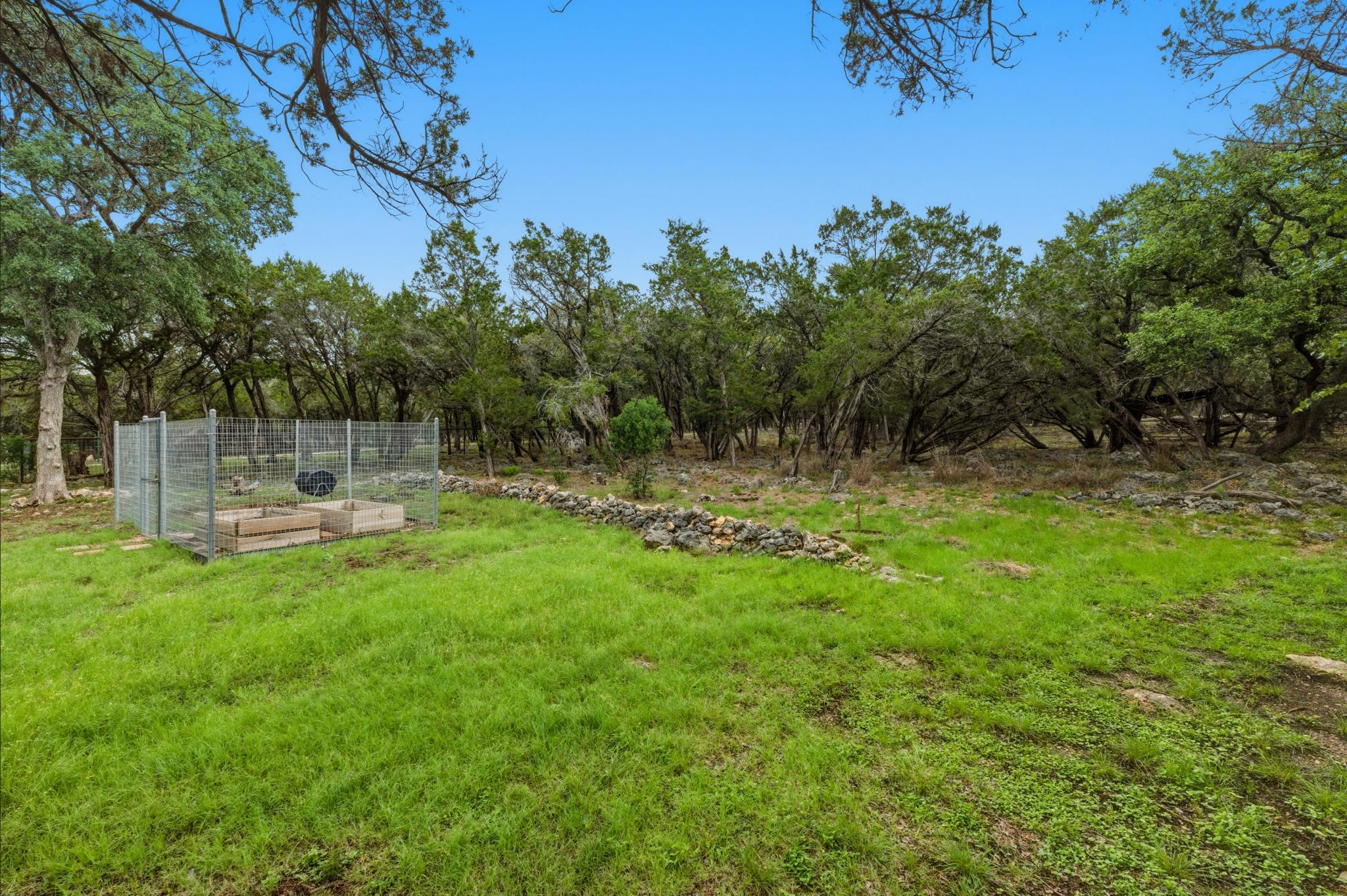 410 Cedar Bend Rd Property Photo 4