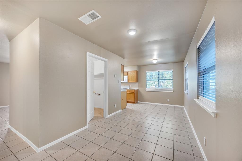 5725 Alsace Trl Property Photo 3