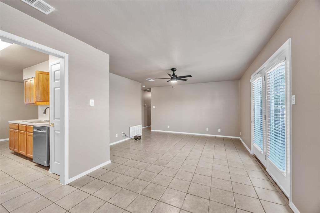 5725 Alsace Trl Property Photo 4