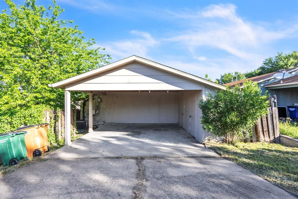 5725 Alsace Trl Property Photo 14