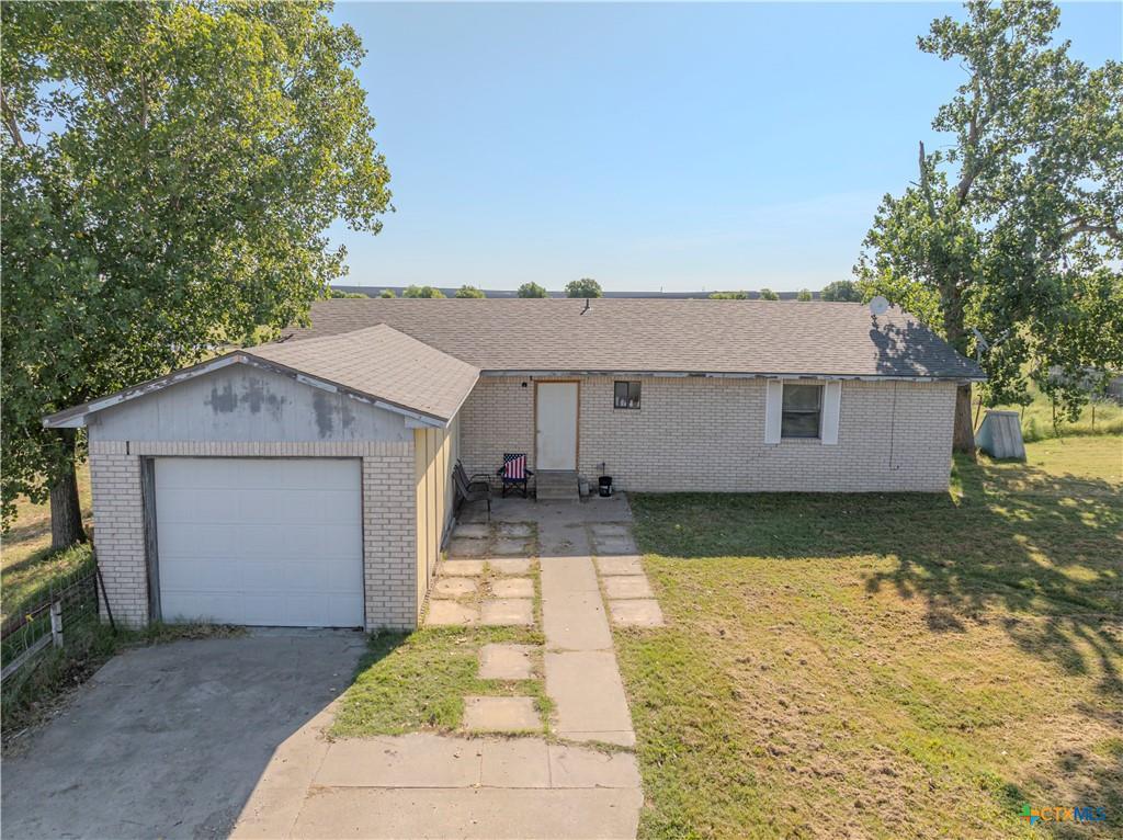 9796 E Us Highway 190 Property Photo