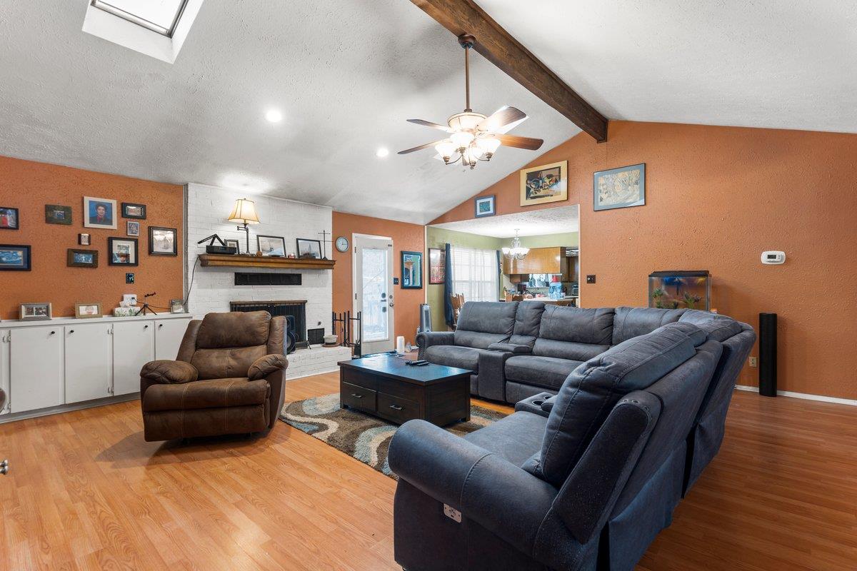1304 Gatlinburg Dr Property Photo 2