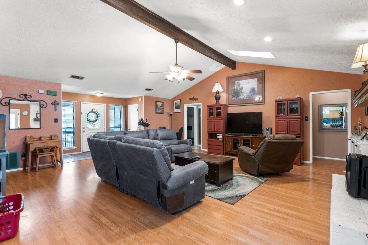1304 Gatlinburg Dr Property Photo 7