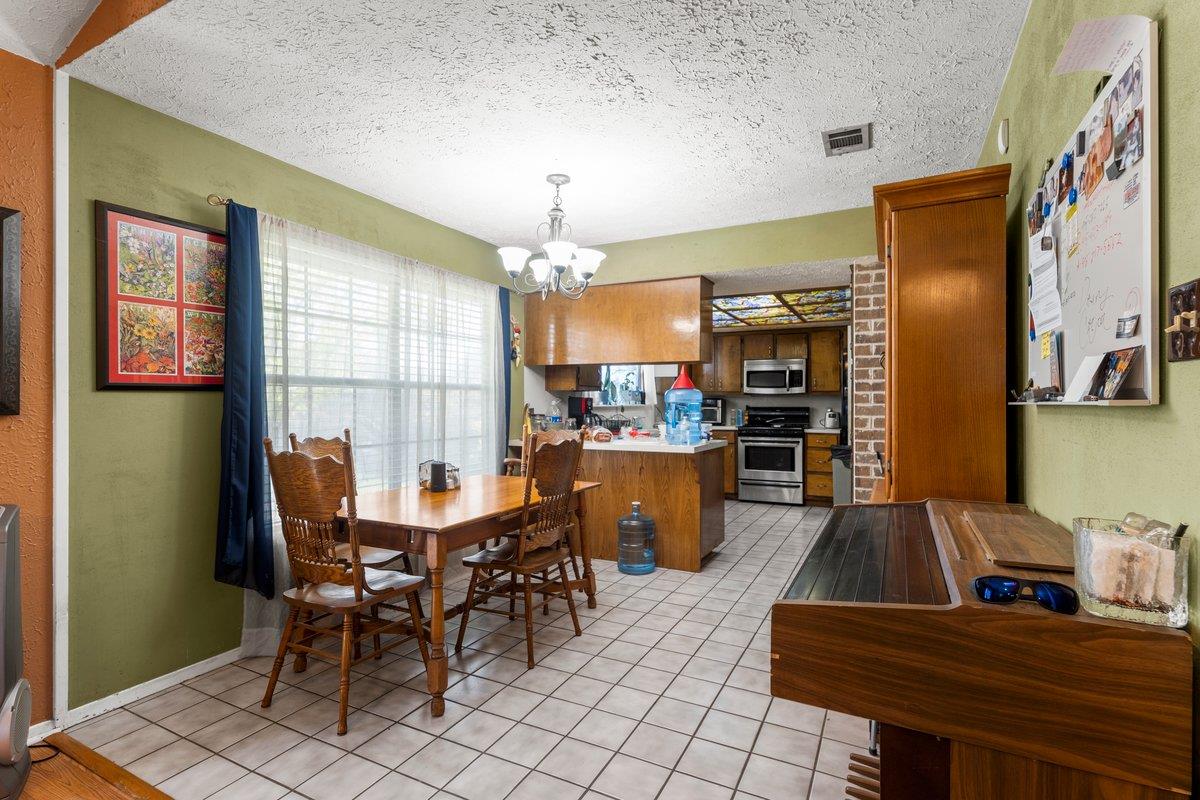 1304 Gatlinburg Dr Property Photo 8