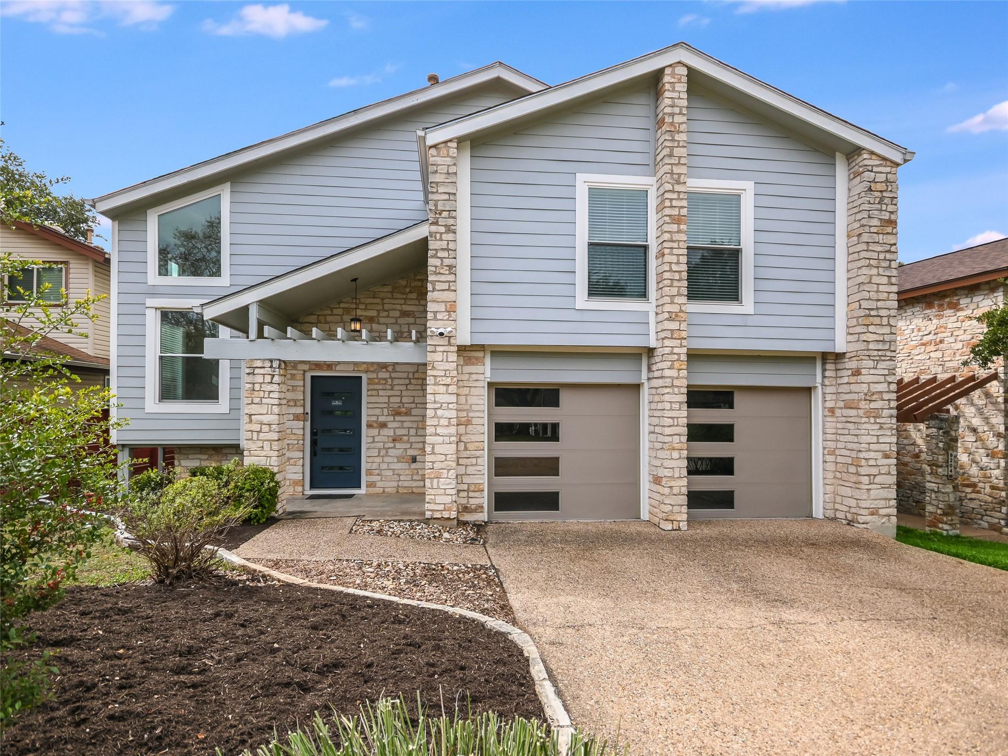 9202 Knoll Crest Loop Property Photo 1