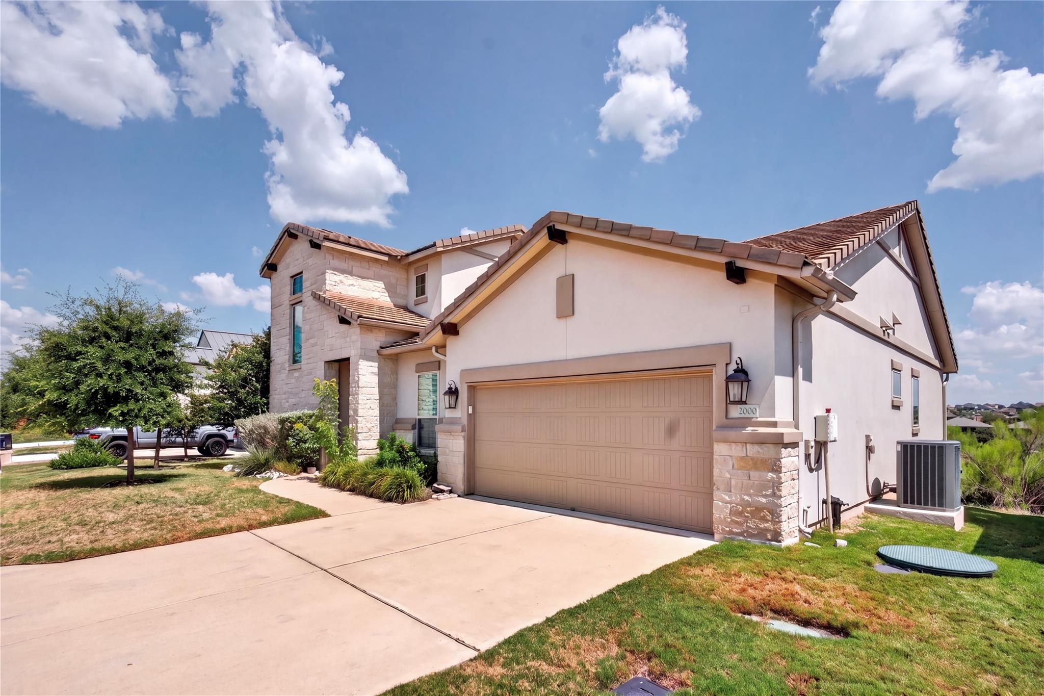 2000 Mazarro Dr Property Photo 3