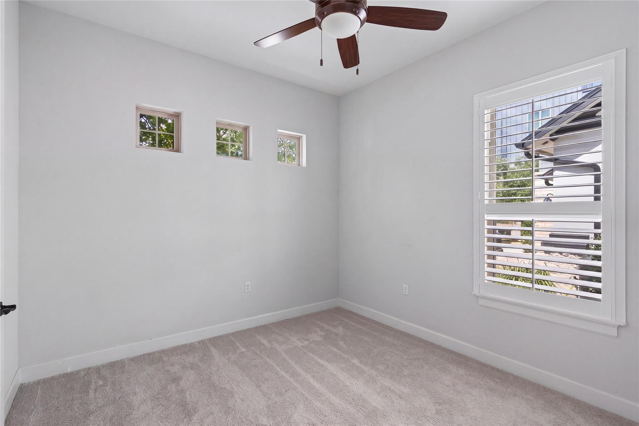 2000 Mazarro Dr Property Photo 8