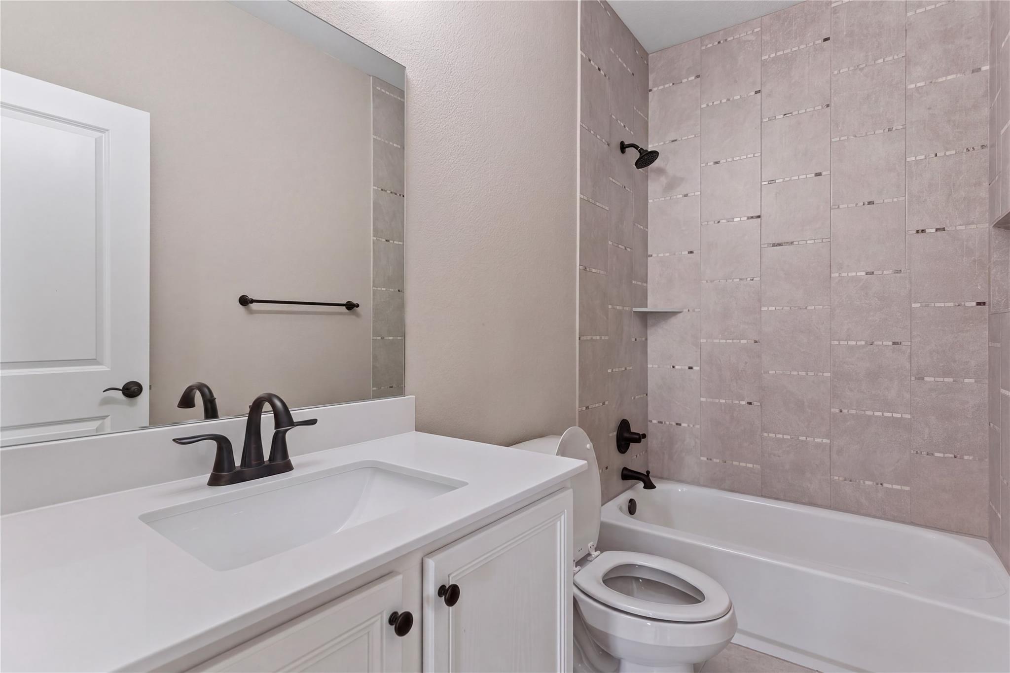 2000 Mazarro Dr Property Photo 23