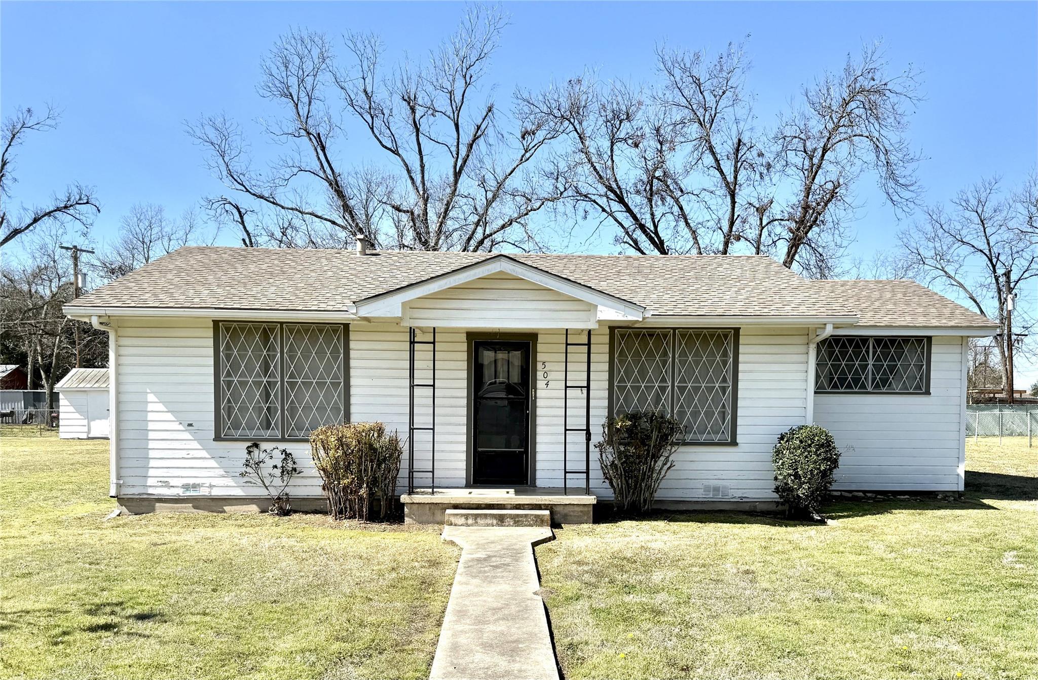 504 Alva St Property Photo