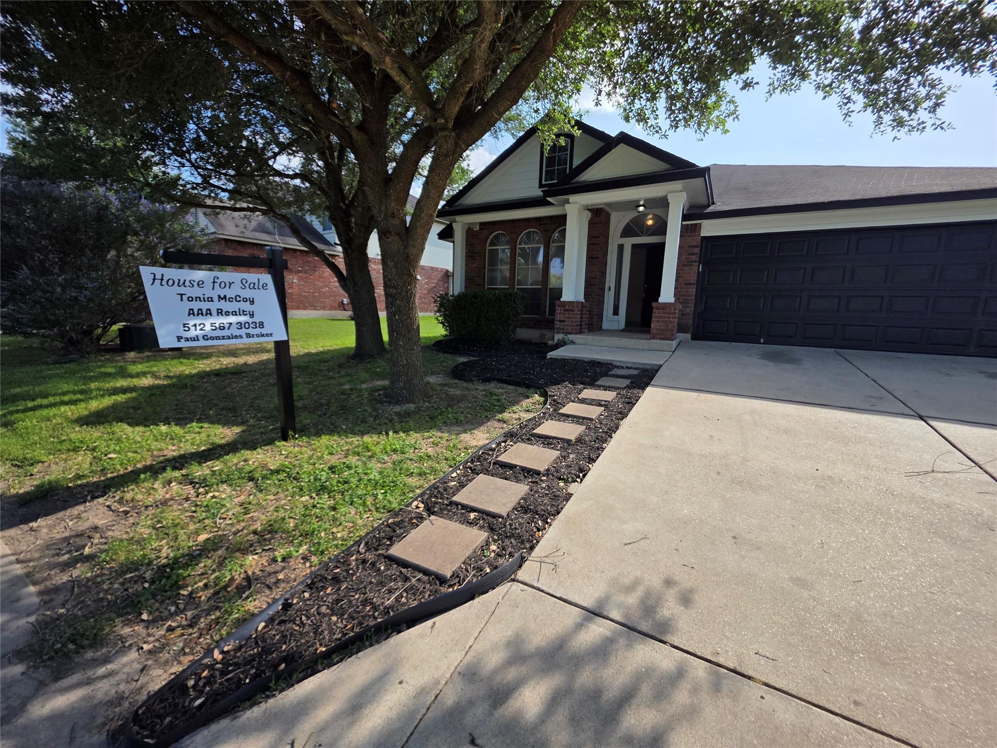 319 Riverwalk Dr Property Photo 1