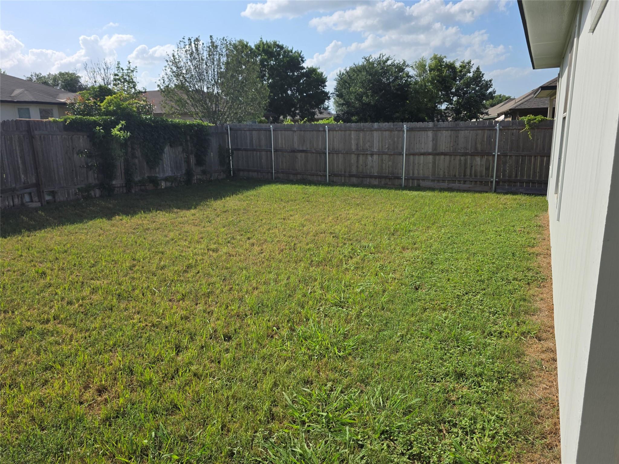 319 Riverwalk Dr Property Photo 3