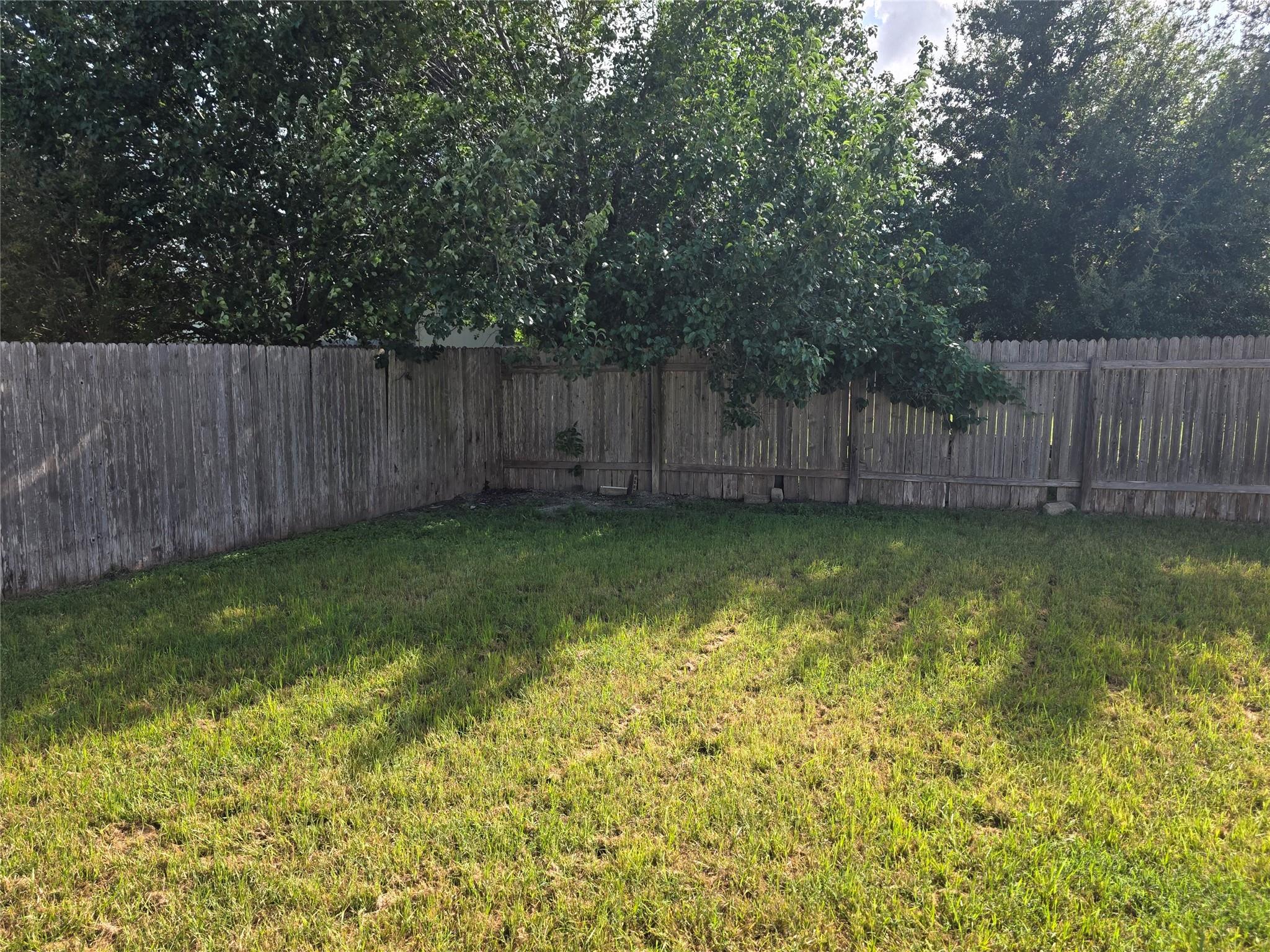319 Riverwalk Dr Property Photo 7