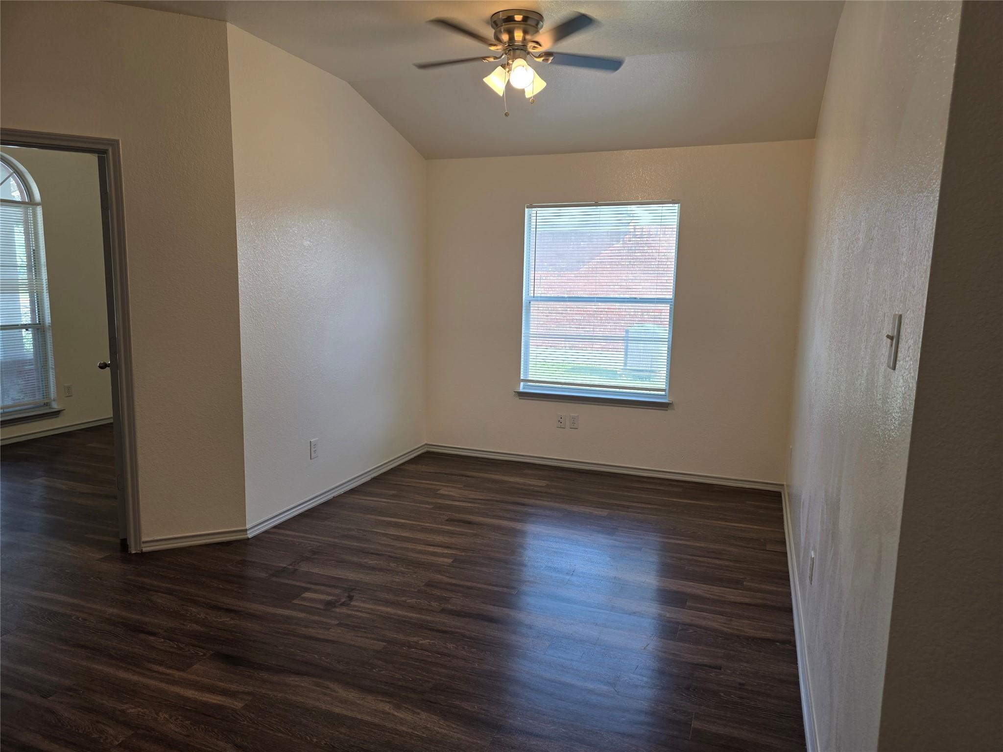 319 Riverwalk Dr Property Photo 9