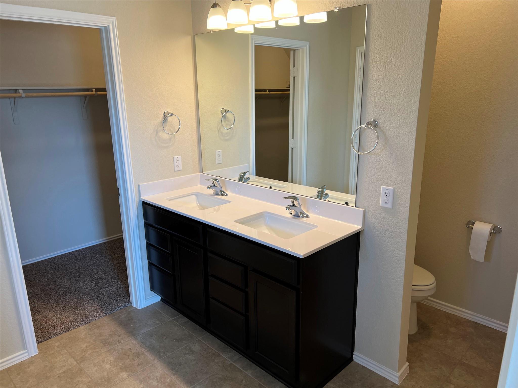 1140 Ibis Falls Loop Property Photo 9