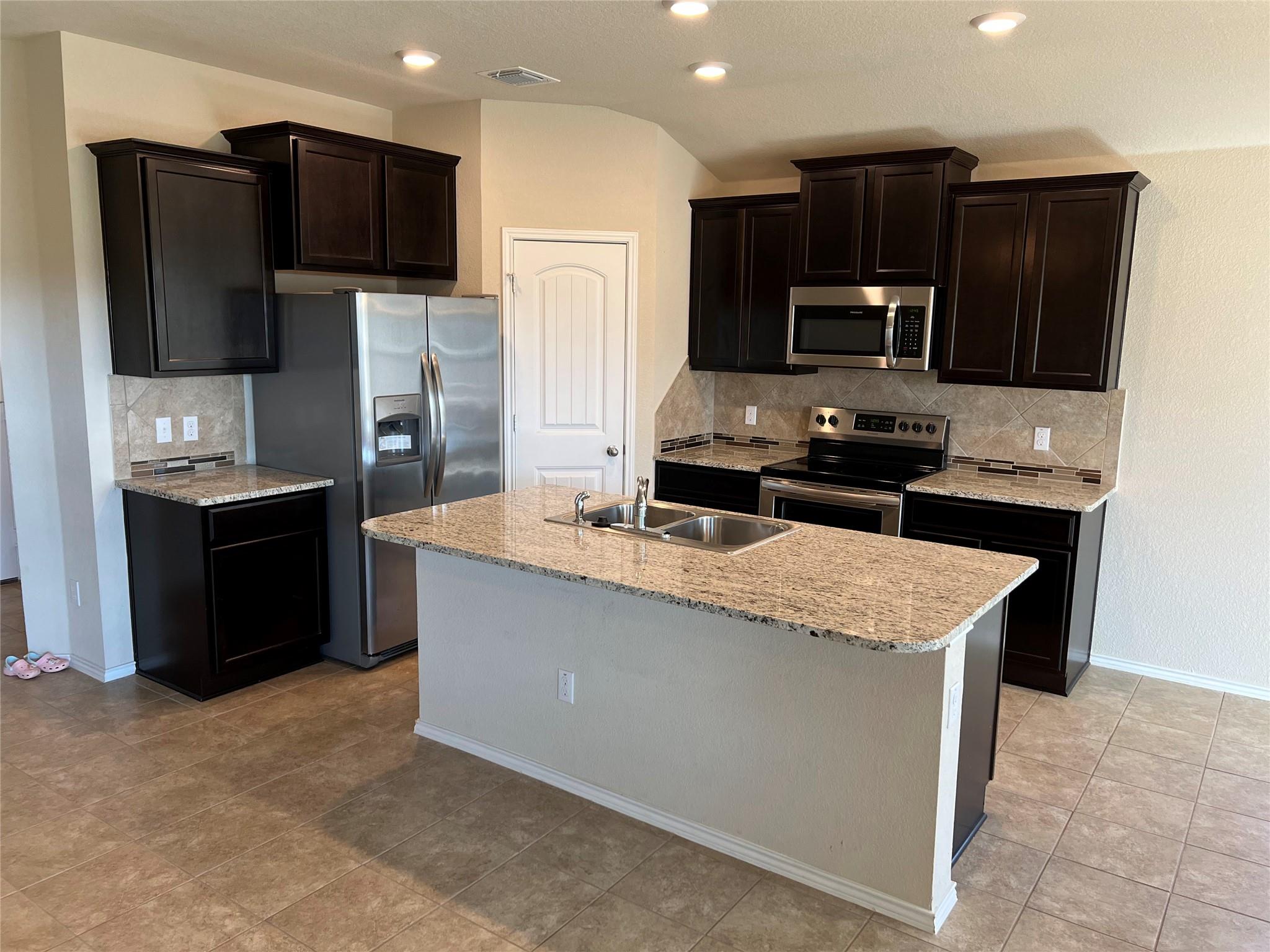 1140 Ibis Falls Loop Property Photo 16