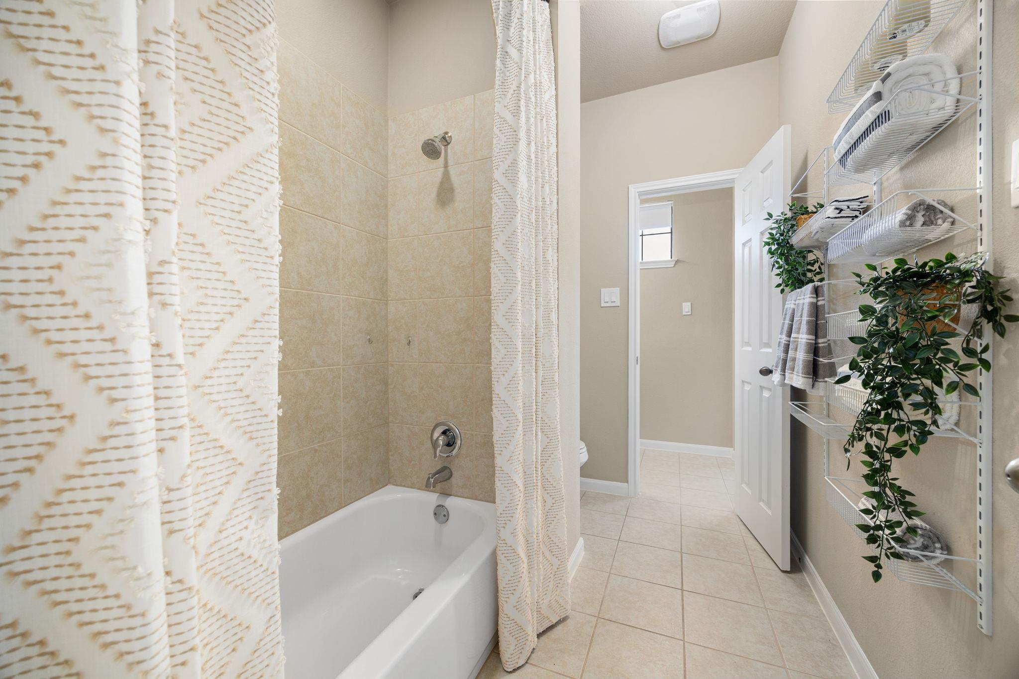 6916 Barstow Ct Property Photo 28