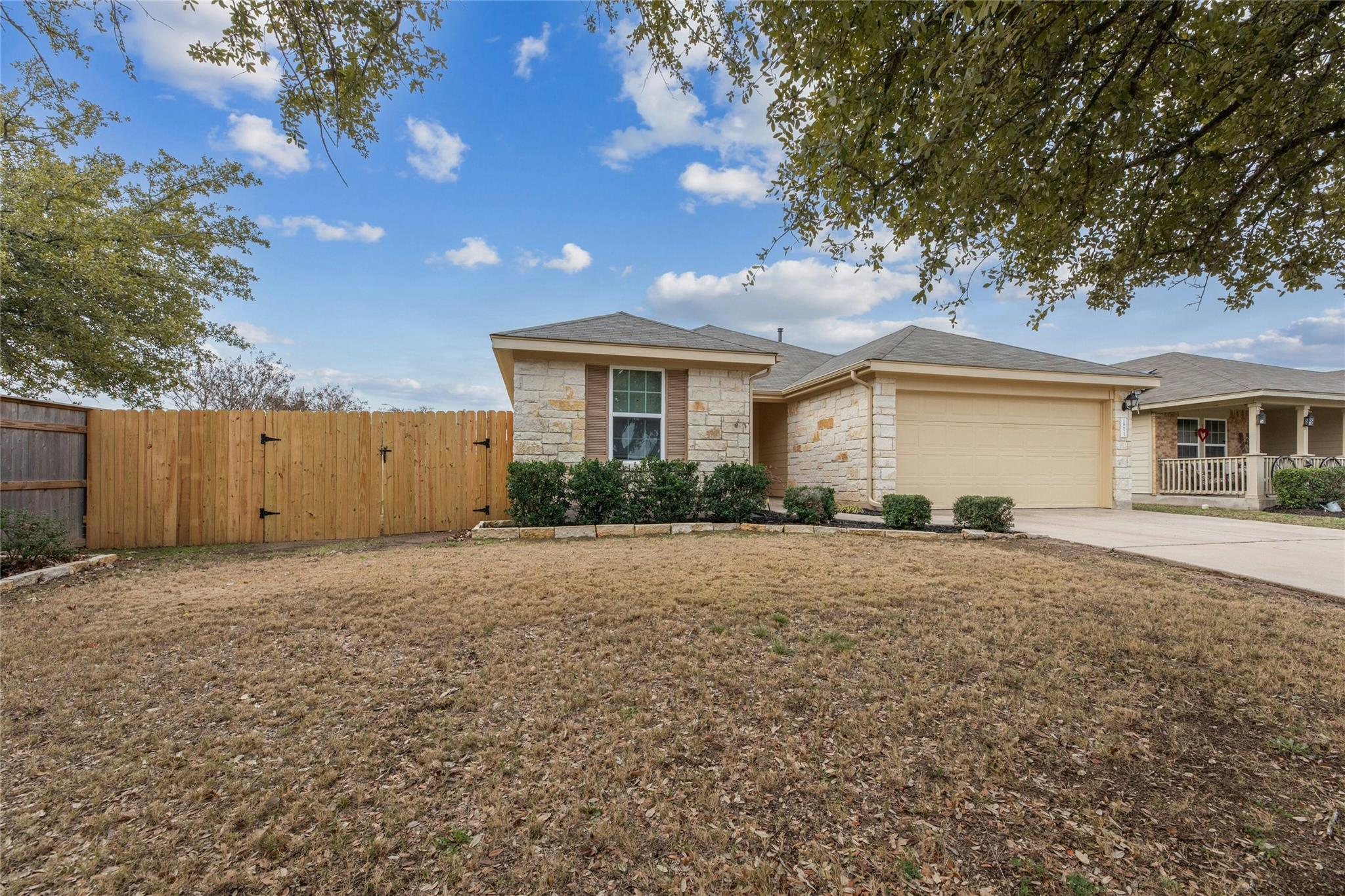 18825 Golden Eagle Way Property Photo 3