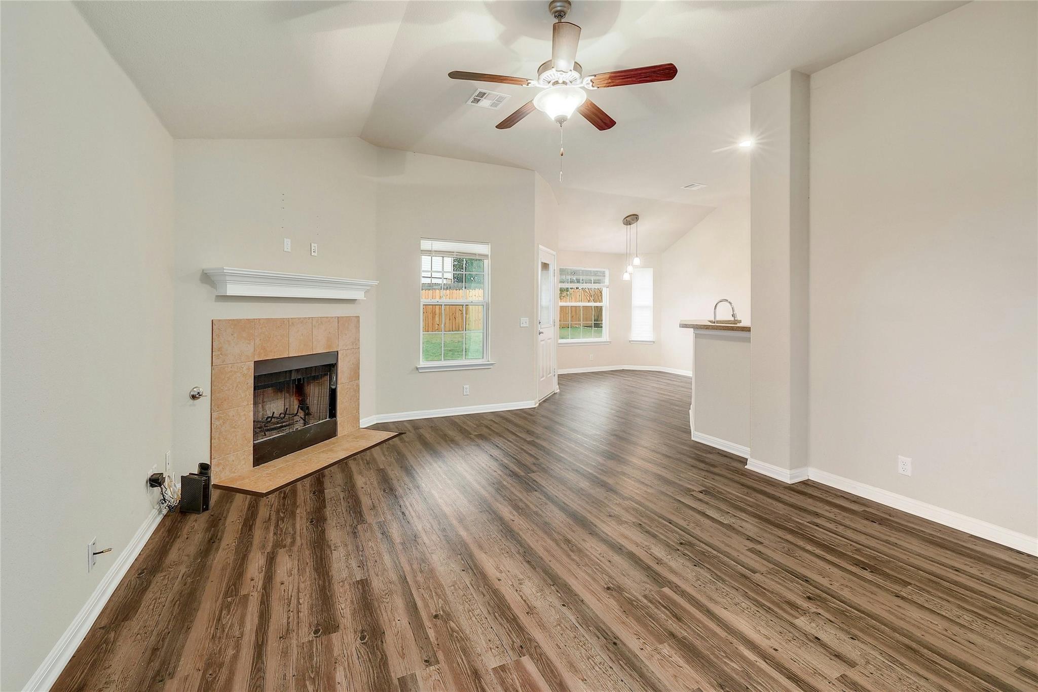 18825 Golden Eagle Way Property Photo 4